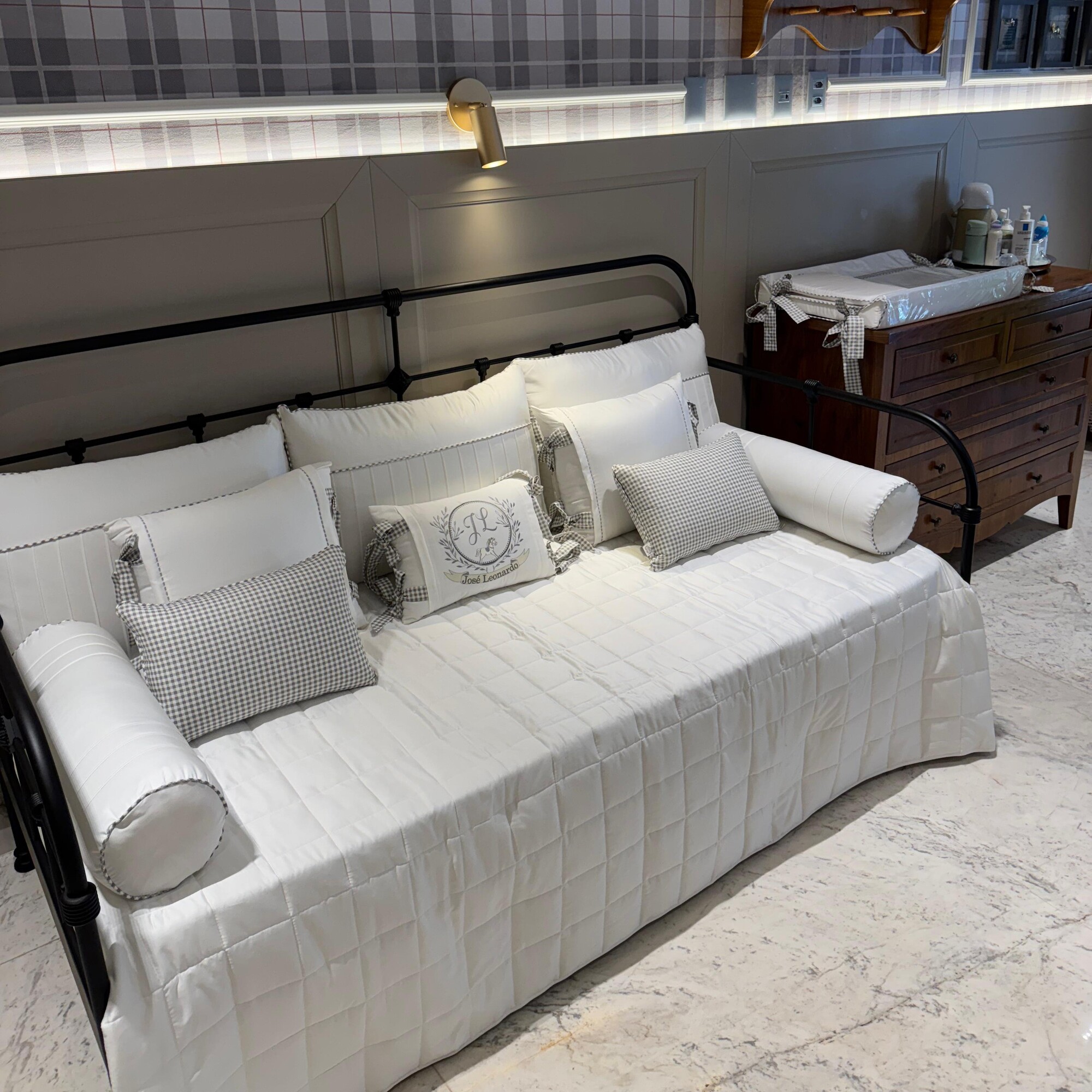 1f3a3df2-1db3-477a-972d-0d655495c81c